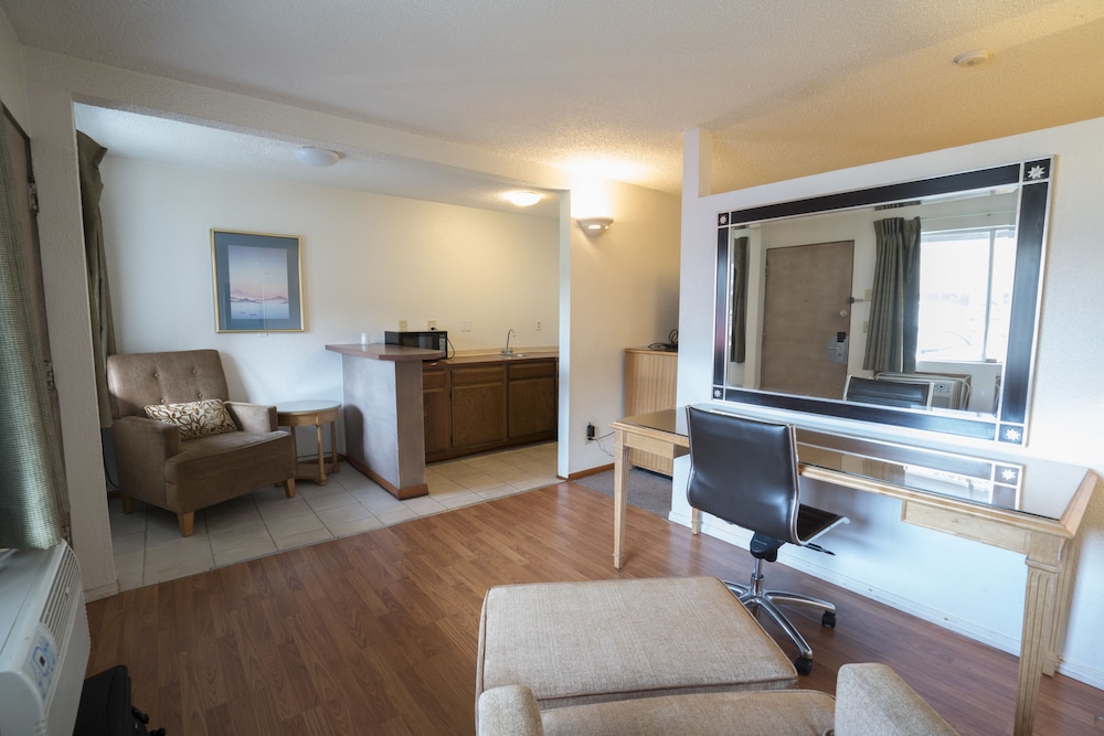 Seatac Inn - photo 12