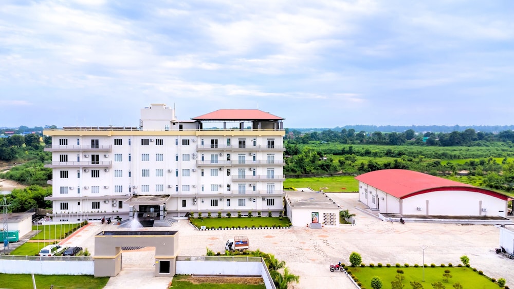 Hotel Mahamaya Crown in Siddharthanagar, Nepal