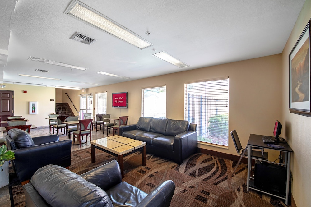 Red Roof Inn San Marcos - photo 4