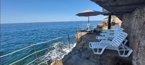 Sea Cliff Villa — Bar — photo 5