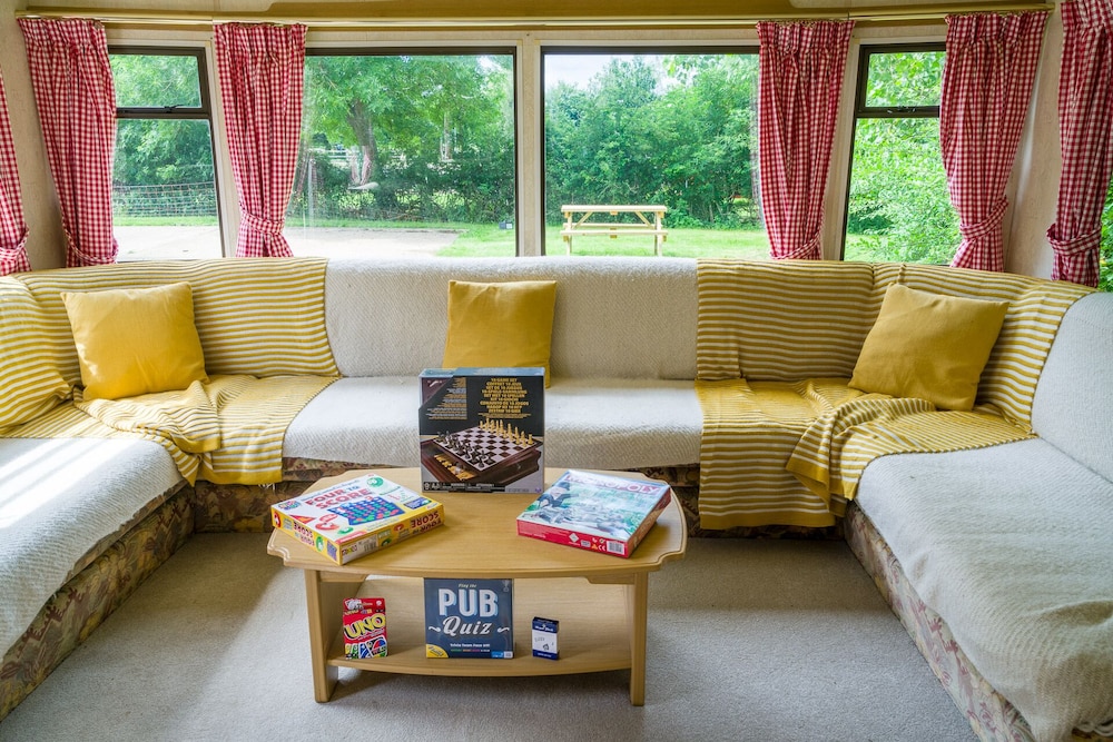 Tadpole Retreat:sleeps 4 Kitchen Bathroom&lounge — hotel in Southam