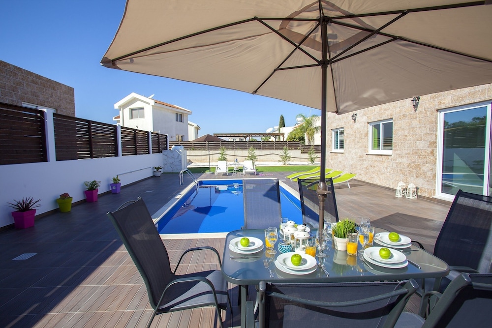 Golden Dream Villa