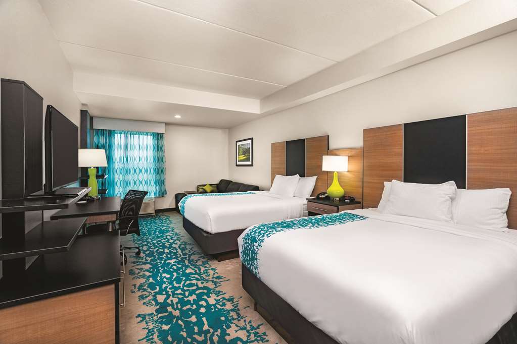La Quinta Inn & Suites by Wyndham Cleveland TN - photo 20