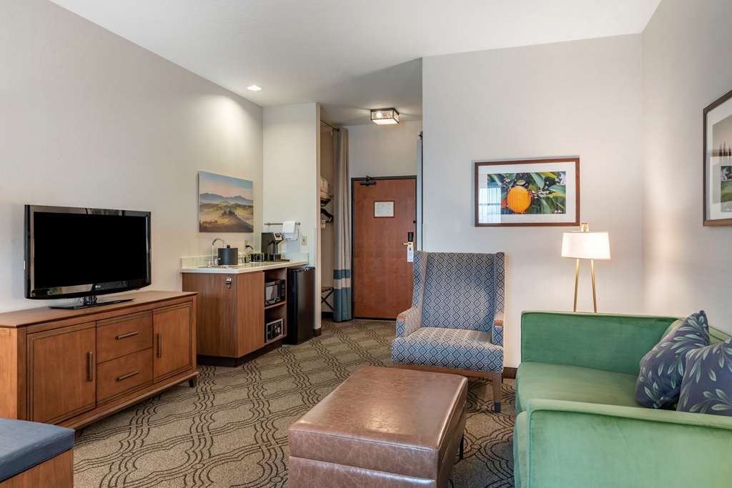 Best Western Premier Pasco Inn & Suites - photo 25