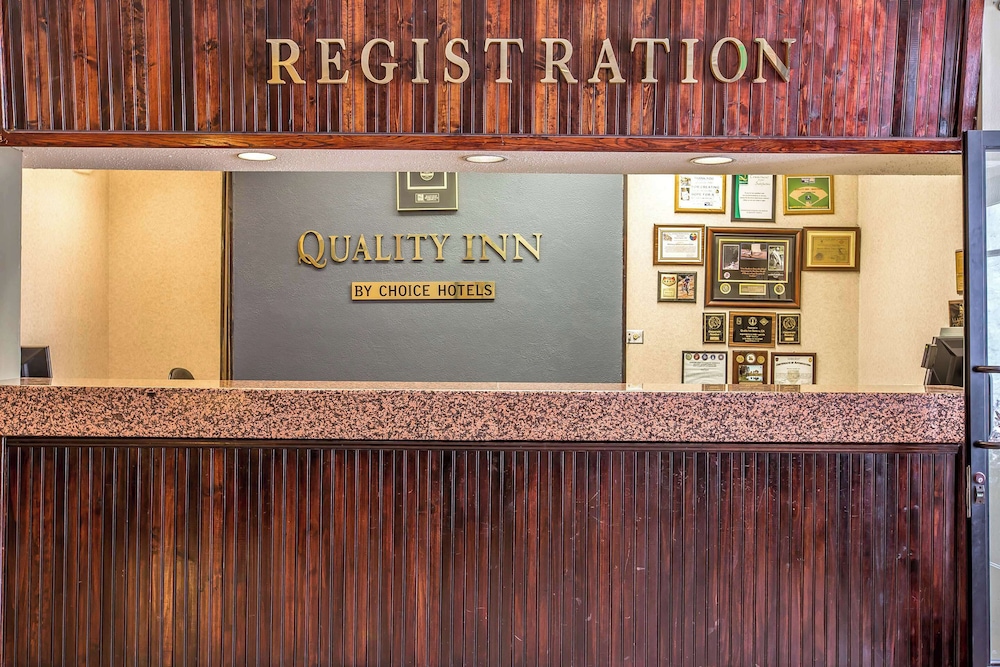 Quality Inn Barstow Route 66 - photo 4
