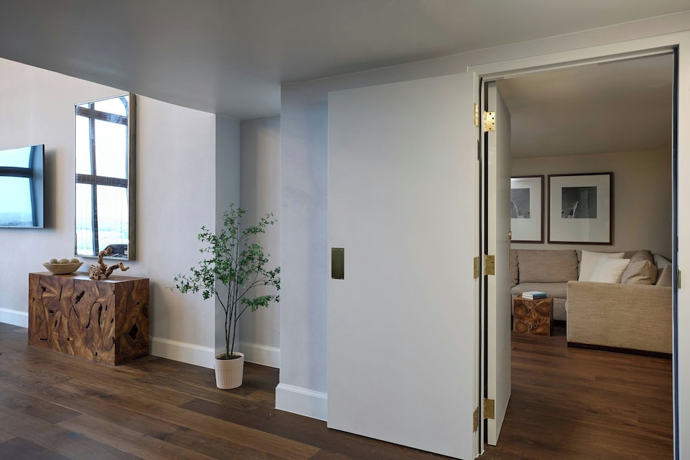 Renaissance Austin Hotel - photo 18