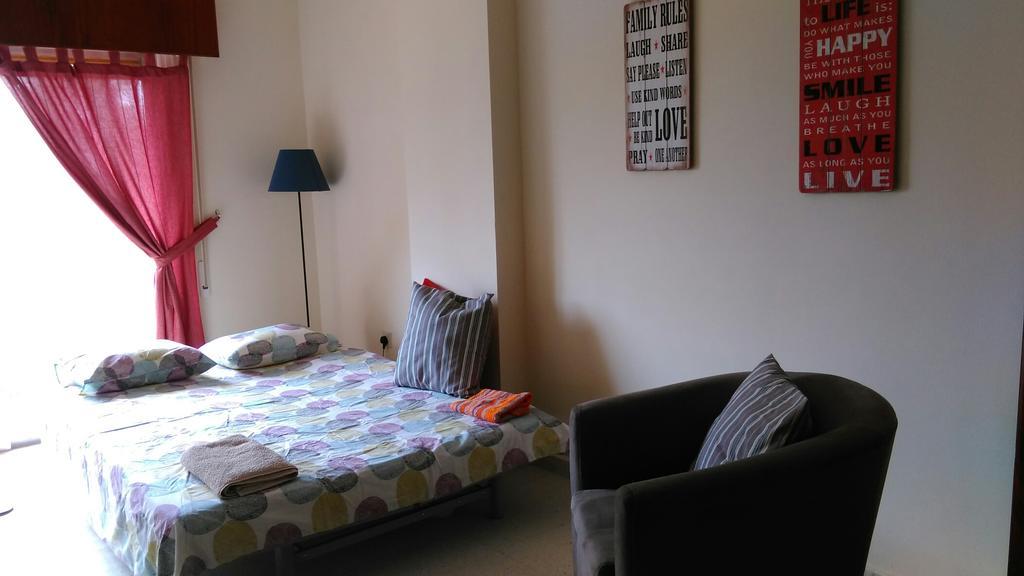 Modern City Center Apt