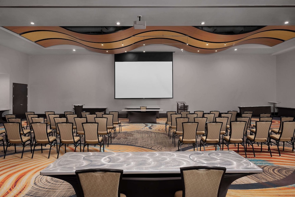 Embassy Suites by Hilton Knoxville West - photo 36