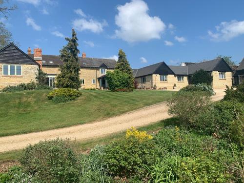 Weatherhead Farm - carbon neutral hotel in Buckingham