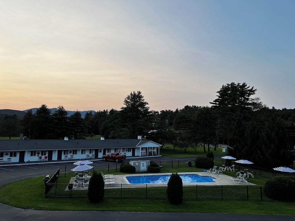 Stowe Motel & Snowdrift - featured photo