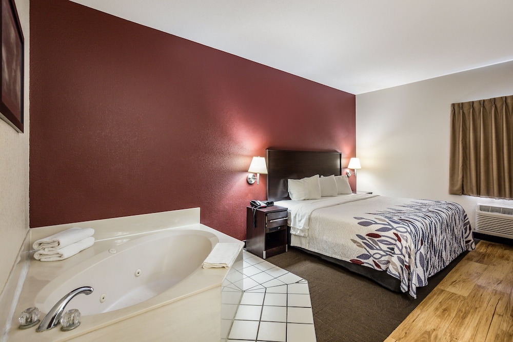 Red Roof Inn St Louis Troy IL - photo 15