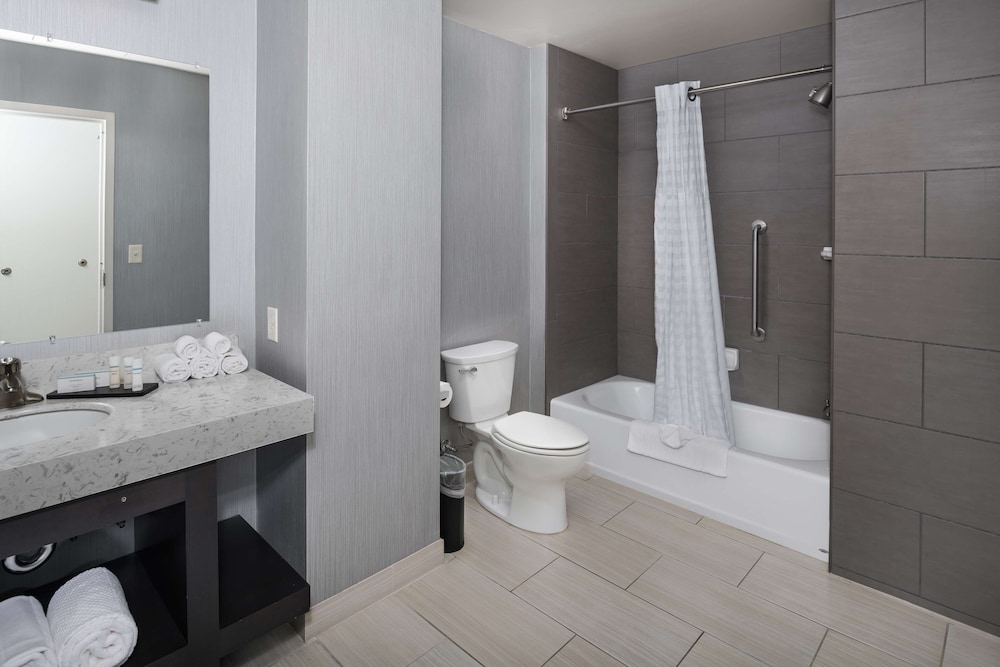 Embassy Suites Portland Hillsboro Oregon - photo 23