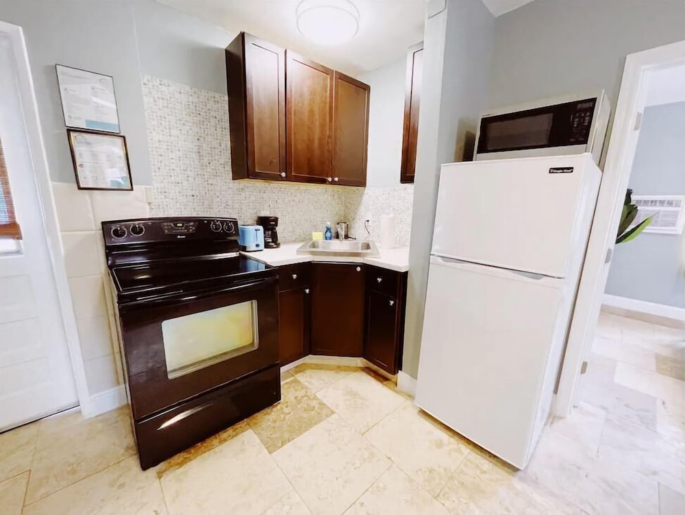 Sea Steps Suites - photo 25