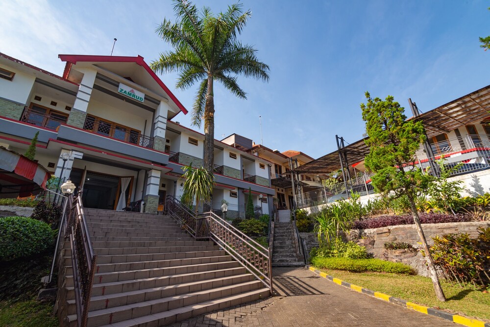 Sinergi Hotel Tretes — Prigen