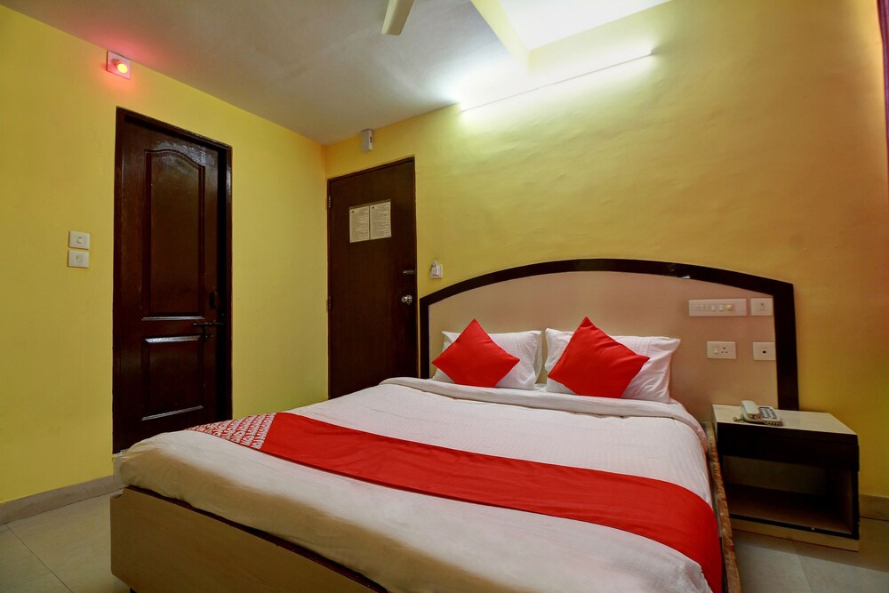 Oyo 18976 Mascot Inn in Mangalore, India
