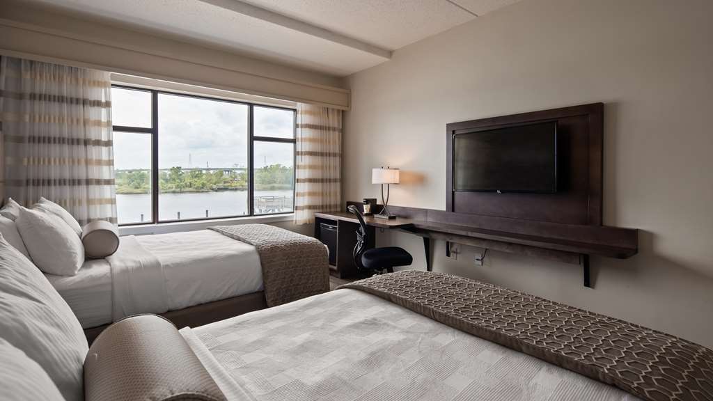 Best Western Plus Coastline Inn - photo 14