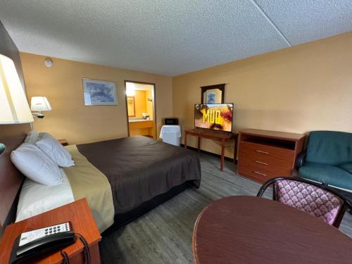 College Inn Spartanburg - photo 21
