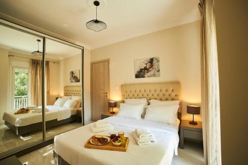Marble Shine Apartment near the city center by BiNoBi — 4-Star Luxury Hotel in Thessaloniki, Greece