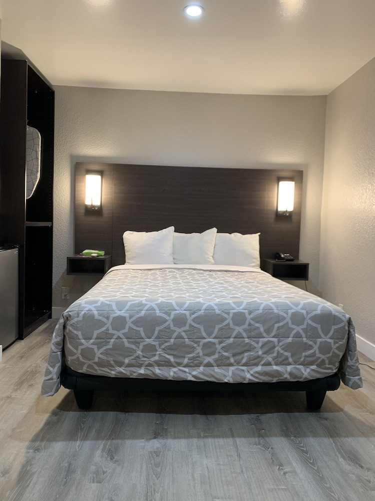 Motel Sakura - photo 18
