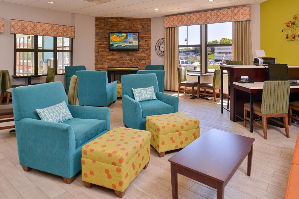 Holiday Inn Express & Suites Central Omaha by IHG - photo 27
