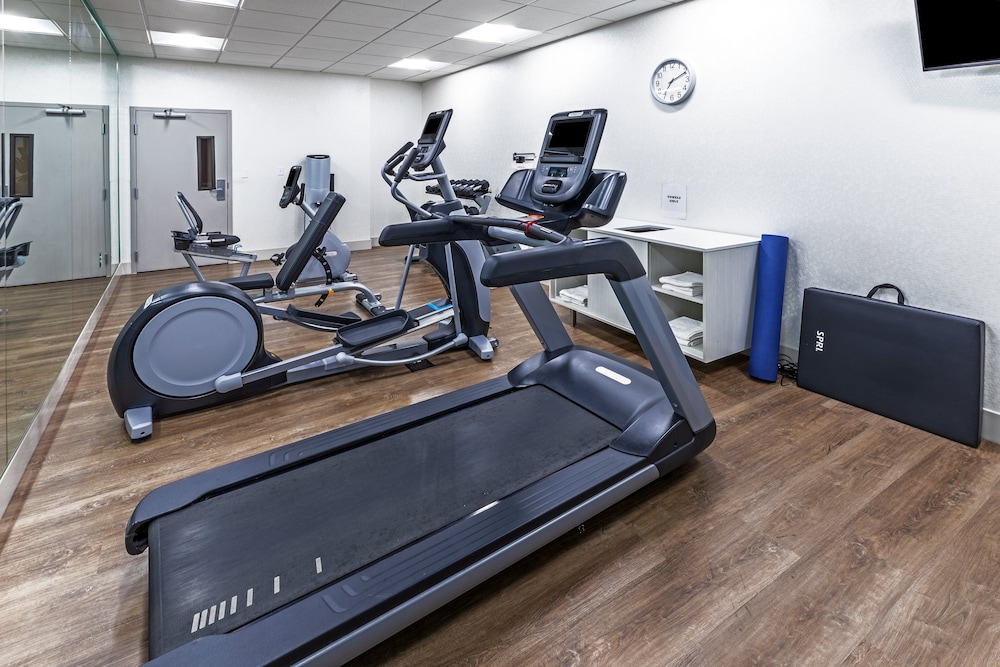 Holiday Inn Express & Suites West by IHG - photo 15
