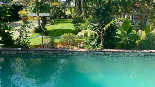 Phòng Vip Có Xông Hơi View Hồ Bơi — 5-Star Luxury Hotel in Tan An, Vietnam