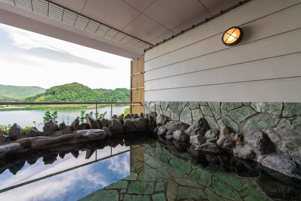 Urari Takeo Garden Terrace Spa Resorts - carbon neutral hotel in Takeo