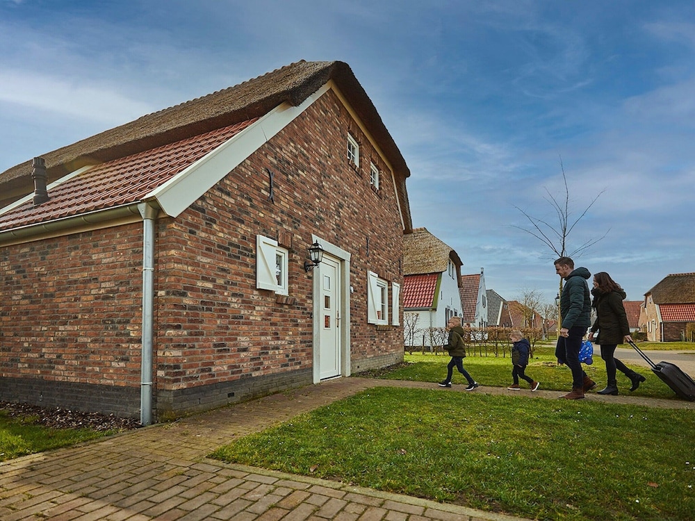 Comfy Farmhouse Villa In Limburg With Garden 6982101 — Venray