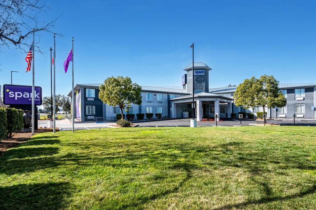 Spark by Hilton Williams - carbon neutral hotel in Williams