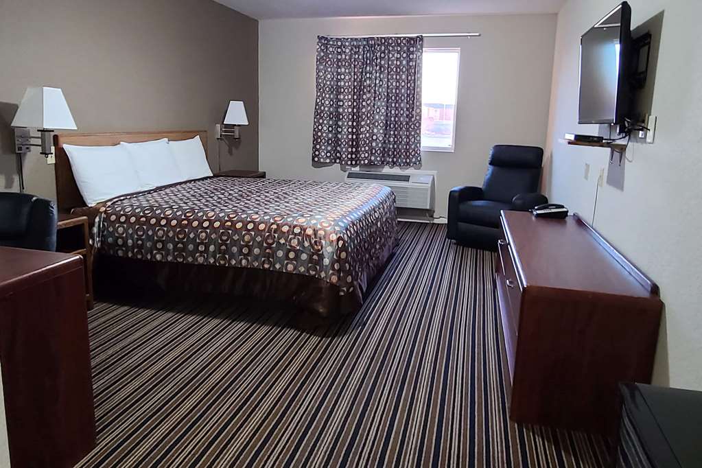 Super 8 by Wyndham Missouri Valley - photo 14