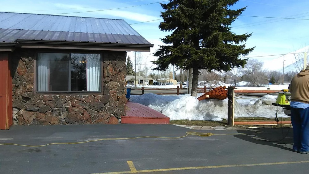 Bellevue High Country Motel - photo 40
