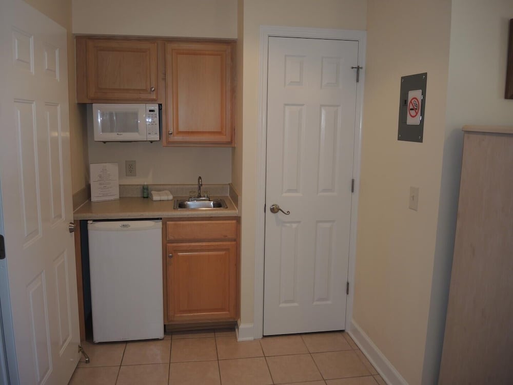 Brunswick Plantation Resort Studio Unit Home 2109L in the Heart of NC Seafood Country by RedAwning - photo 5