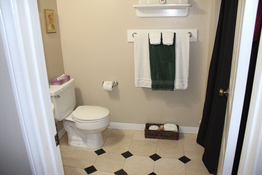 Pelican Cove Inn - photo 111