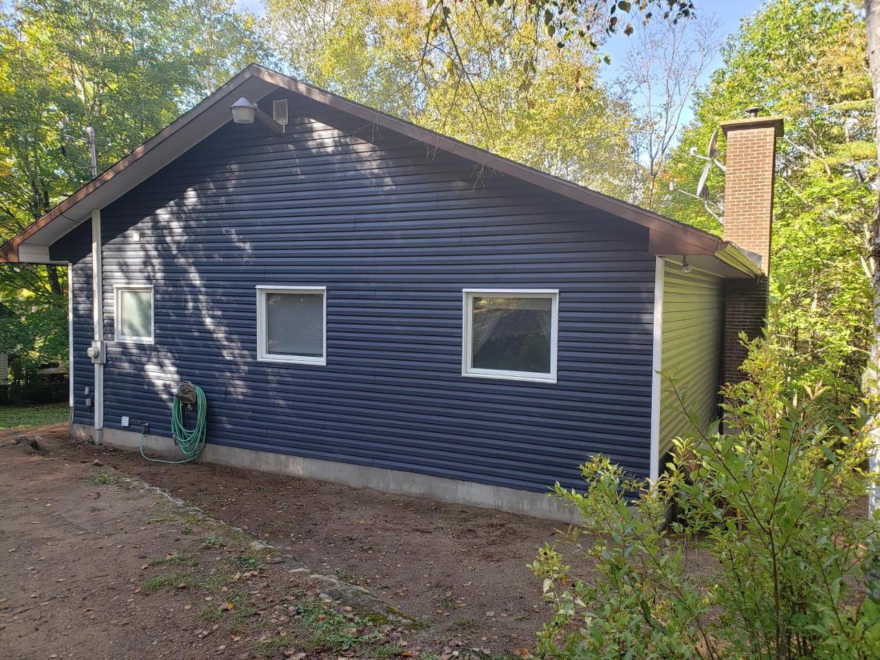 River Oasis - carbon neutral hotel in Amherst