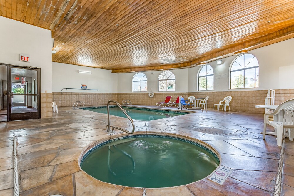 Motel 6 Santa Fe Central - photo 22