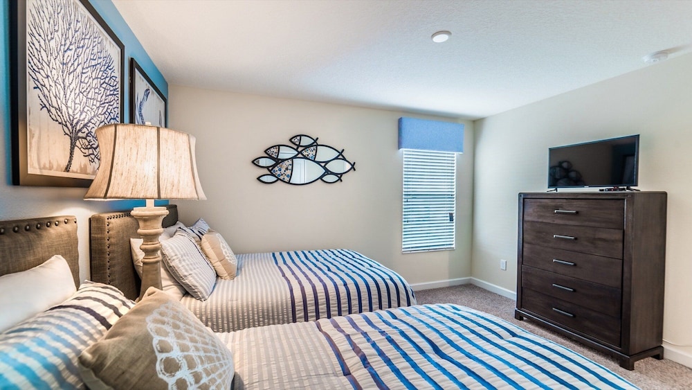 4742 Sleepy Hollow Drive - photo 7