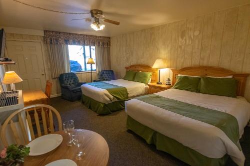 June Lake Motel - photo 21