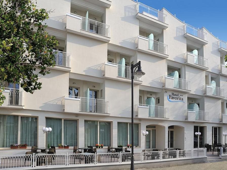Hotel Favorita — Cesenatico
