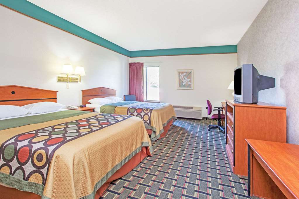 Super 8 by Wyndham Atchison - photo 11