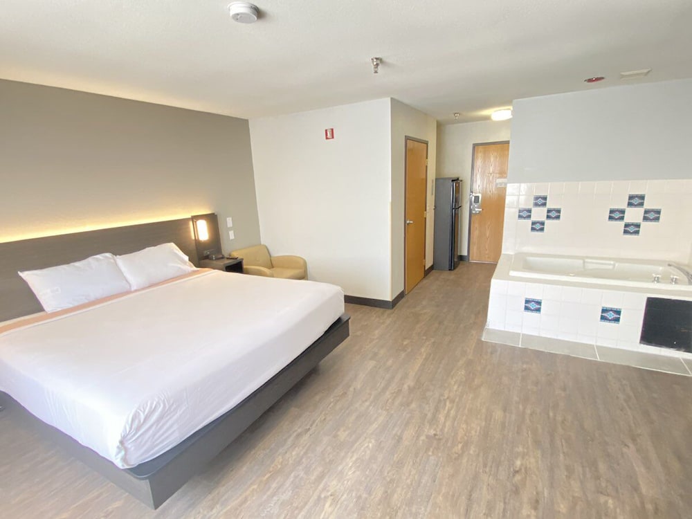 Pinetop Studio Suites - photo 4
