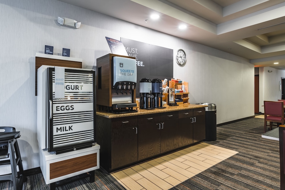 Holiday Inn Express & Suites New Martinsville by IHG - photo 45