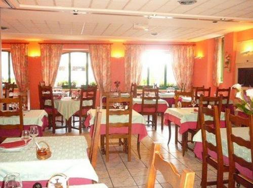 Les Voyageurs — hotel in Sizun