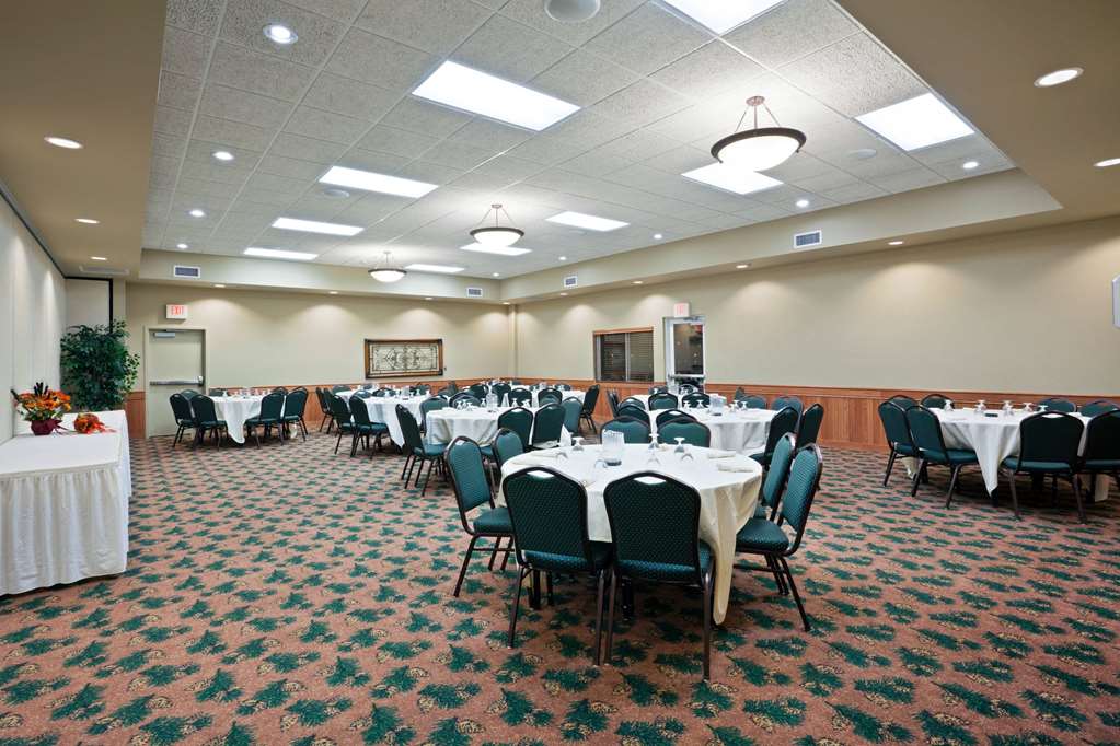 AmericInn by Wyndham Fort Pierre Conference Center - photo 22