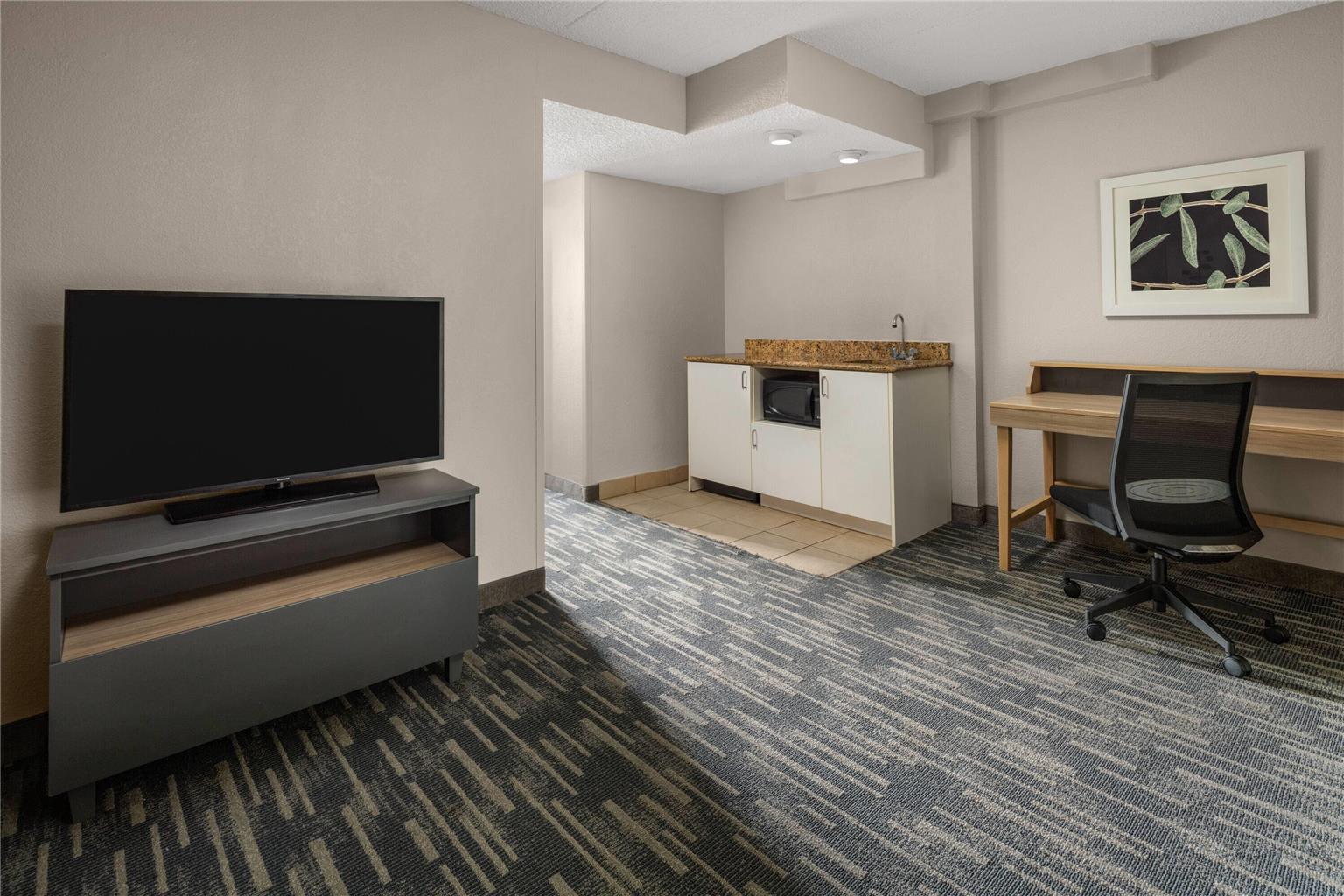 Wingate by Wyndham Lincoln Airport East I 80 - photo 34