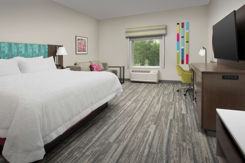 Hampton Inn & Suites Charlotte Airport Lake Pointe - photo 6