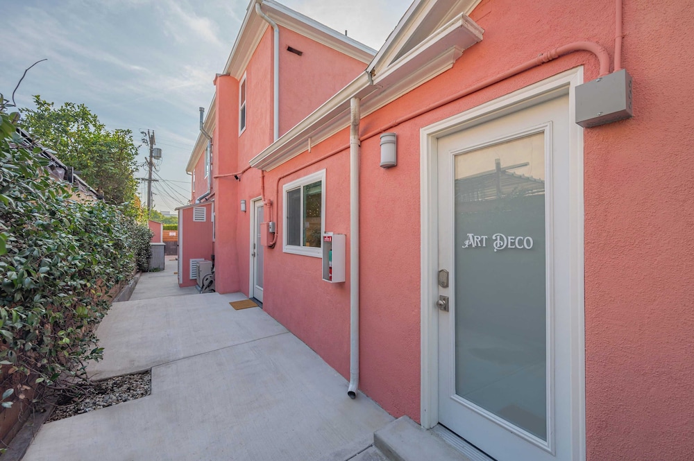 The Gower Street Bungalows by AvantStay - photo 17