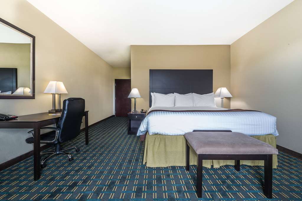 Days Inn & Suites by Wyndham Mineral Wells - photo 8