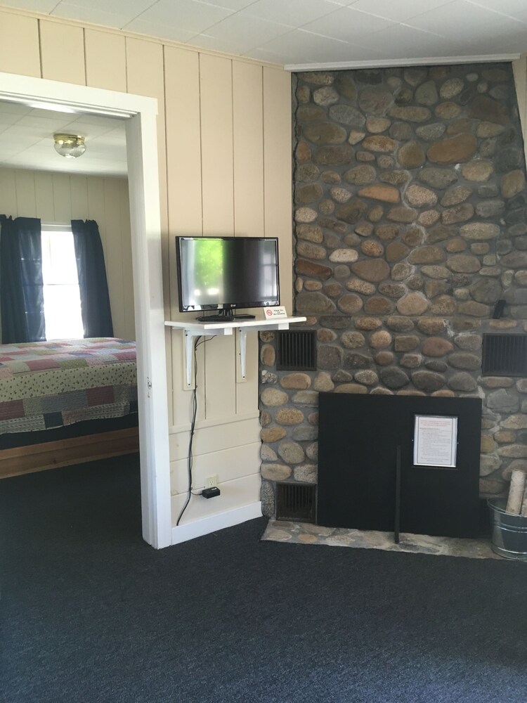 Gilcrest Cottages and Motels - photo 74