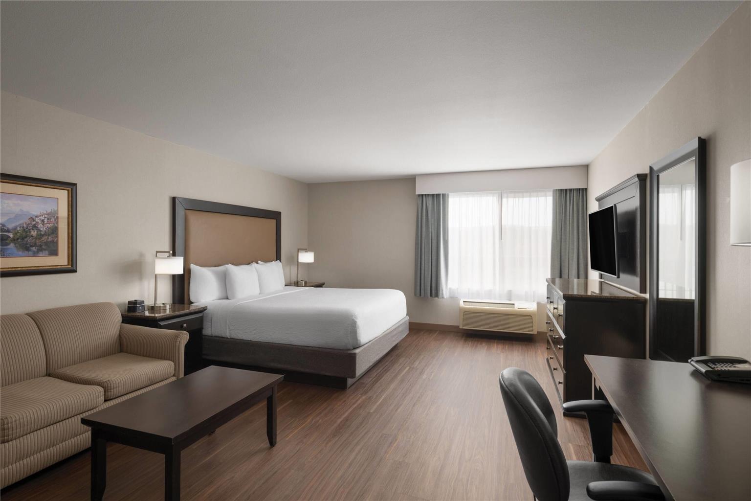 La Quinta Inn & Suites by Wyndham Paso Robles - photo 7