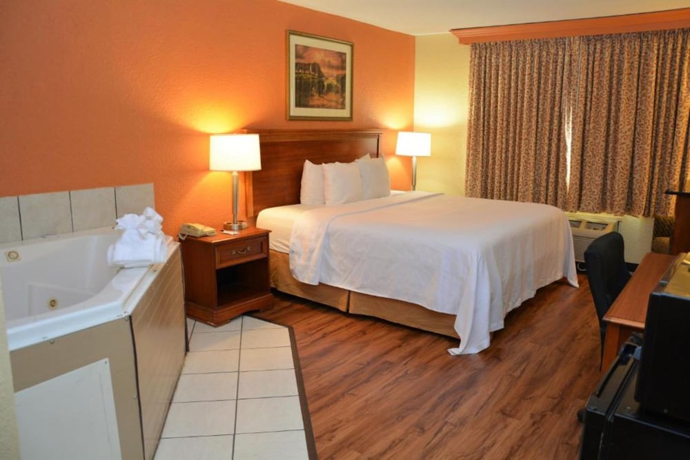 Buckeye Inn Express - photo 6